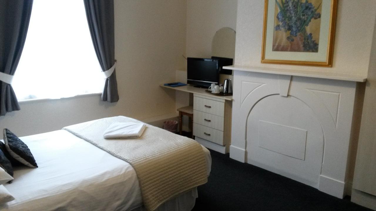 Bed & Breakfast Ashwood 2*